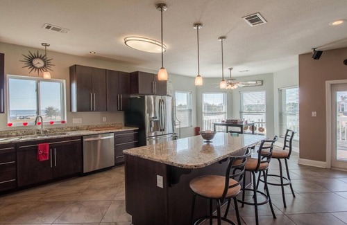 Long Beach House | AMAZING BEACH GETAWAY IN LONG BEACH MS- AN HOUR TO NEW ORLEANS! PRIVATE POOL!