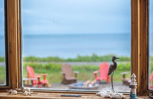 Saint John County House | Amazing Beach House on the Coast of The Bay of Fundy equipped with only the best.