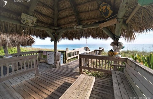 Hutchinson Island South Condo | Amazing Beachfront Condo