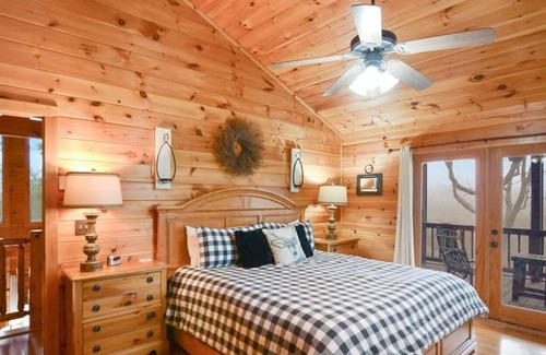 Ridgeline Vistas Cabin | Amazing Blue Ridge Mountain Views: Hot Tub | Fire Pit | Arcade | Pet-friendly