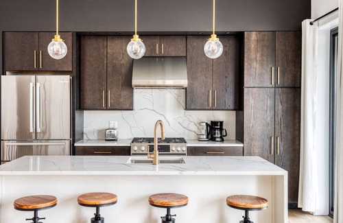 Bucktown Apartment | Amazing Bucktown 3BR nr I-90, by Blueground