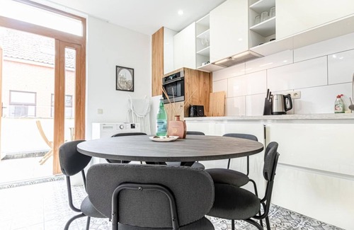 Ghent City Centre Apartment | Amazing Canal-Side Apartment in the Heart of Gent