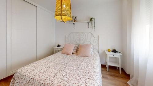 Bailen-Miraflores Apartment | Amazing center apartment with 2 rooms