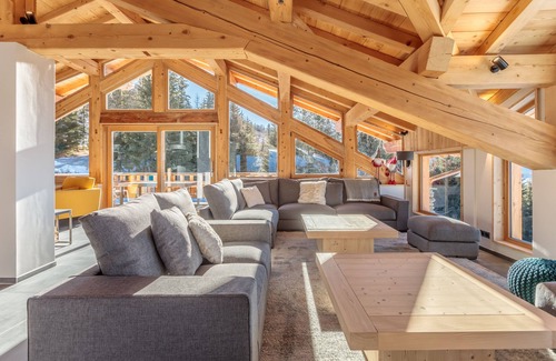 Arc-1800 Ski Chalet | Amazing chalet for 19 people, 400m from ski-lift and 12 min walk from centre