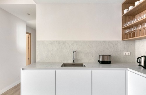 Cotos Apartment | Amazing Chamartin 2BR w/gym & swimpool, by Blueground