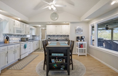 Osage Beach House | AMAZING COVE! 3 Bed/2Ba Lakefront Home - Hot Tub, Smart TVs, EV Charger, Firepit