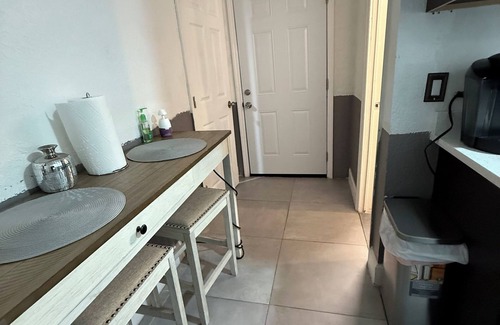 Pine Castle Apartment | Amazing Cozy Studio Full Kitchen 1queen bed