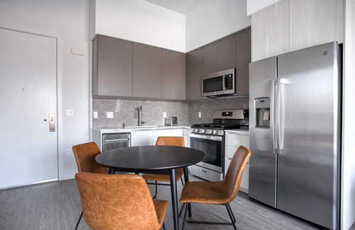 Culver City Apartment | Amazing Culver City 1BR w/Gym & Pool, nr 405, by Blueground
