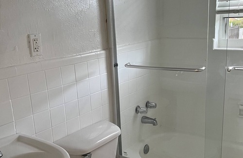 Southwest Coconut Grove Apartment | AMAZING DESIGNER STUDIO IN COCONUT GROVE