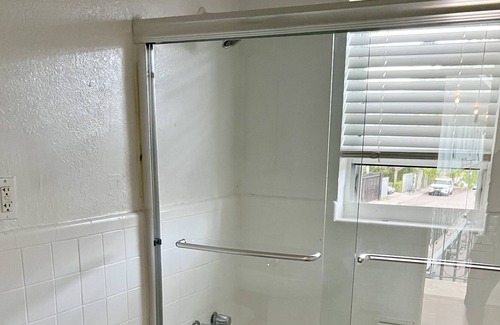 Southwest Coconut Grove Apartment | AMAZING DESIGNER STUDIO IN COCONUT GROVE