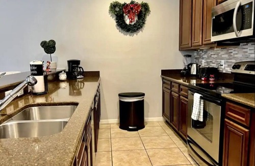Calabria House | Amazing Disney Spacious 4-bedroom townhome , check in 4pm, check out 10 am