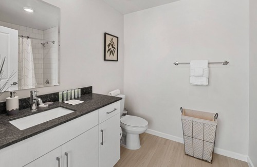 Callahan Apartment | Amazing Downtown King Beds w/ Pool & Parking 32