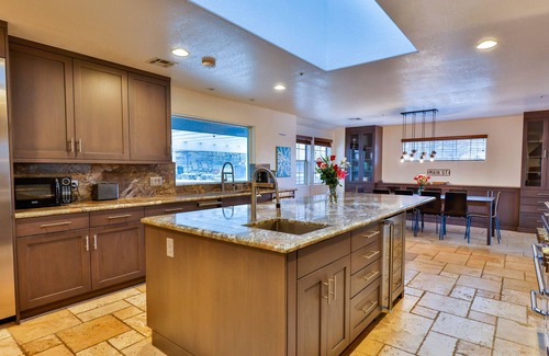 Agua Dulce House | Amazing Escape close to LA with Pool and Game Room