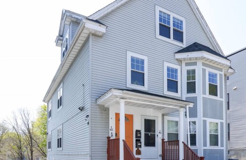 Dudley - Brunswick King House | Amazing family and group-friendly accommodation #TheBackDorch
