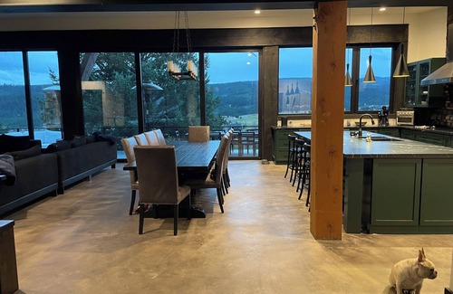 Gallatin Gateway House | Amazing Family Chalet in Big Sky - 10 min from slopes in town center
