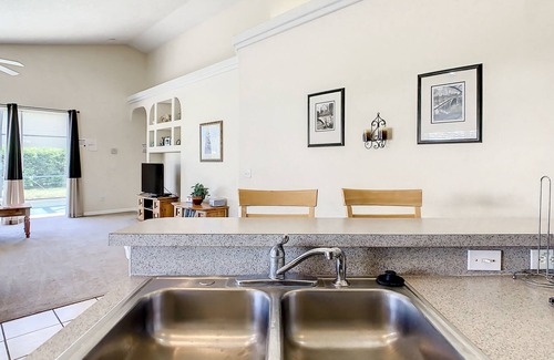 Sunrise Lakes House | Amazing Family Pool Villa in Glenbrook 4BR / 3.5BA