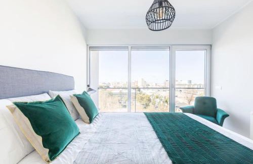 Parque das Nacoes Apartment | Amazing Flat - Pool and Parking