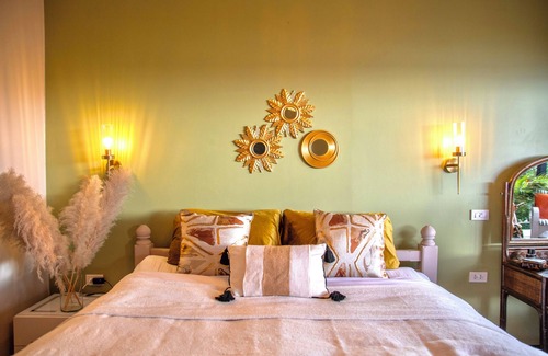 Ko Pha-ngan House | Amazing freshly designed beachfront sunset ocean view bungalow.n