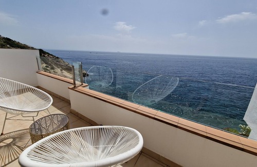 Calvia Villa | Amazing front line townhouse with direct private sea access.
