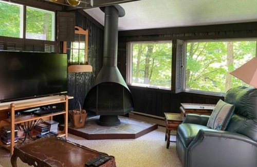 Oro-Medonte Cottage | Amazing Getaway Cottage in Horseshoe Valley