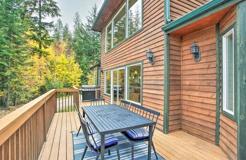 Clarksville House | Amazing Home 3 Minutes to Marina