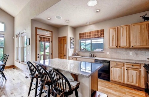 Silvercreek House | Amazing Home Directly on the Lift! Ski-In/Out, Private Hot Tub, Amazing Views!