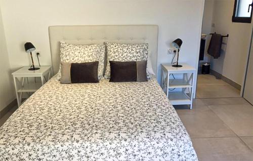 Robion House | Amazing Home In Robion