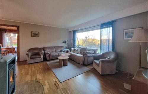 Kvinnherad House | Amazing Home In Hatlestrand With Wifi