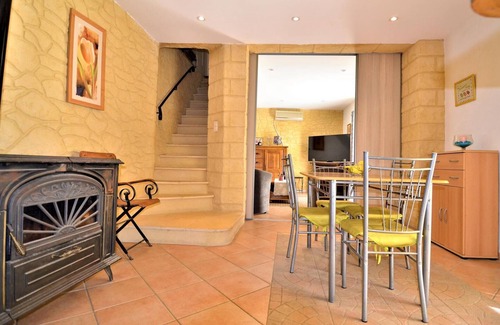 Barjac House | Amazing home in Le pin with WiFi