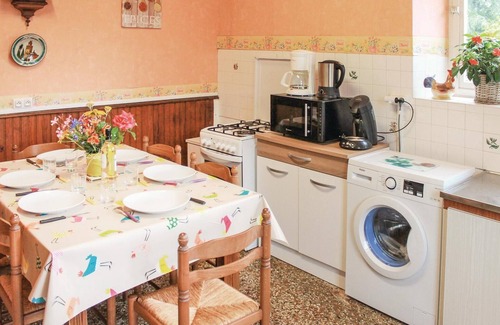 Morlaix House | Amazing home in Morlaix with WiFi