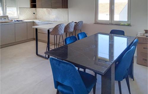 Tinj House | Amazing Home In Tinj With Kitchen