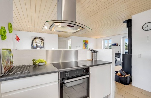Øhuse House | Amazing home in Ulfborg with kitchen