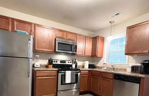 Westgate House | AMAZING HOME WITH 3FULL BATHROOMS