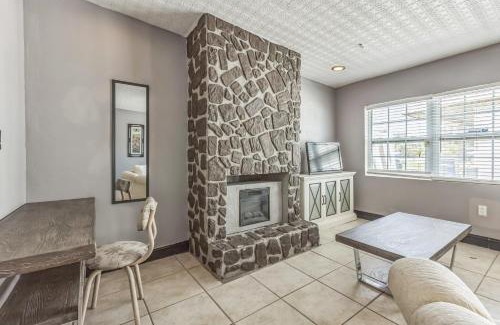 Memphis House | Amazing 'Hot Tub' Home Minutes To Hospitals & Beaches