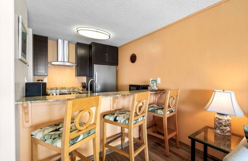 Historic Kailua Village Condo | AMAZING Kona Reef D-36, DIRECT OCEANFRONT-TOP FLOOR PENTHOUSE, AIR CONDITIONING!