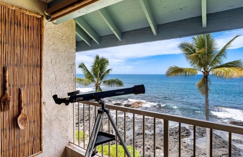 Historic Kailua Village Condo | AMAZING Kona Reef D-36, DIRECT OCEANFRONT-TOP FLOOR PENTHOUSE, AIR CONDITIONING!
