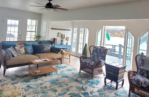 Rockwell Cottage | Amazing Lake front Home with New Fall Specials Book Now