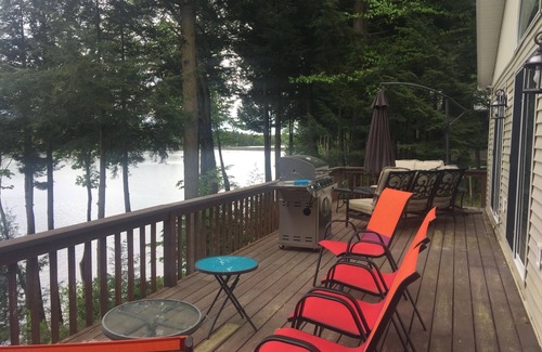 Alder Creek House | Amazing Lake House With All Amenities