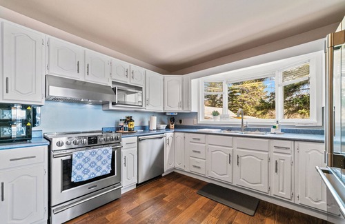 Keewatin House | Amazing Lake of the Woods Lakefront Paradise Home