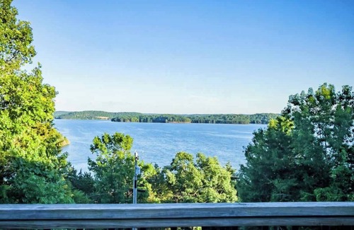 Garfield Cabin | Amazing Lake View Cabin