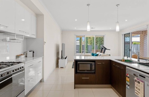 West Lakes House | Amazing Lake View family-friendly Holiday Home
