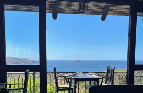 Nuevo Arenal House | Amazing Lake View on 1 Acre. Canopy, Hot Springs & La Fortuna 35-55min drive