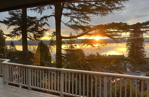 Madrona House | Amazing Lake Washington Views