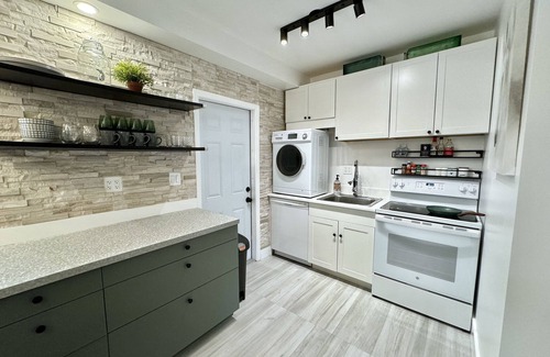 Downtown Fort Lauderdale Apartment | Amazing Location! New 2/1 by Las Olas Blvd.