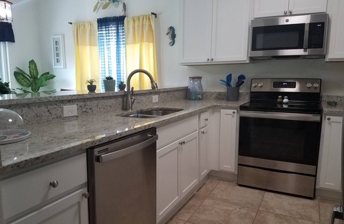 Gulf Shores Condo | Amazing location! 1mile away from the Beach! Spacious Condo in Gulf Shores😎