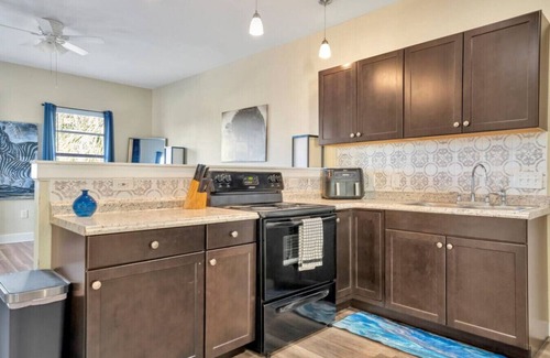 Historic Ybor House | Amazing Location A/C & WorkSpace