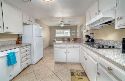 Rancho Oakey House | AMAZING location! clean, comfortable 4 BR 2 BA home. SLEEPS 10