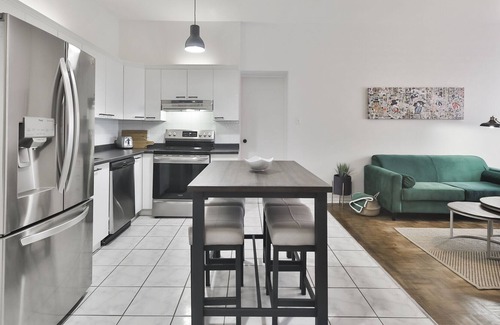 Cote-Saint-Paul House | Amazing Location - Giant Patio - 8 bedrooms (4.9* airbnb)
