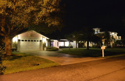 Golden Beach House | AMAZING LOCATION ~ Golden Beach House ~ Steps from Beach ~ Heated Pool