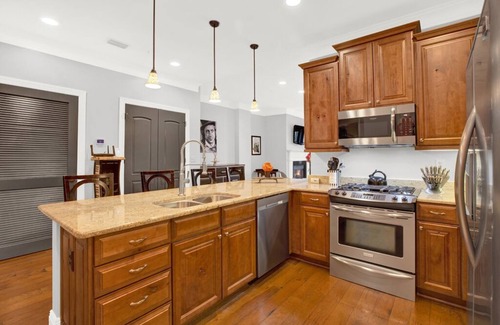 Historic District - North Condo | Amazing Location on Bay Street by Southern Belle